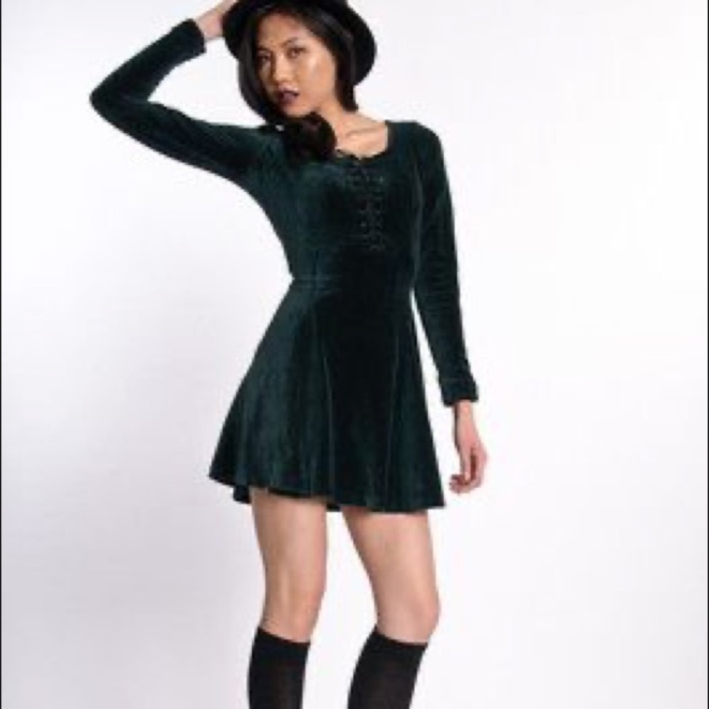 Betsey Johnson • Vintage 90’s velvet hunter green dress